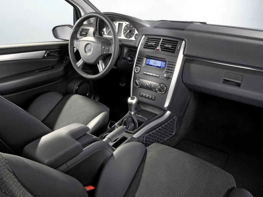  Mercedes-Benz B200 CDI 2005 года  (фото 8 из 22)